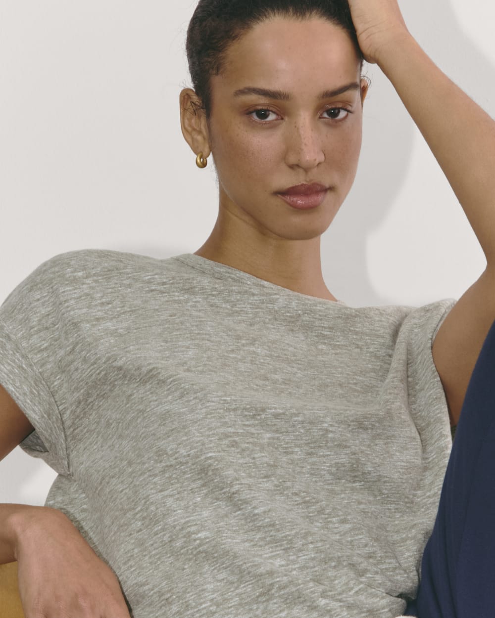 The Perform Tee | Heathered Grey / Olive - Image 4