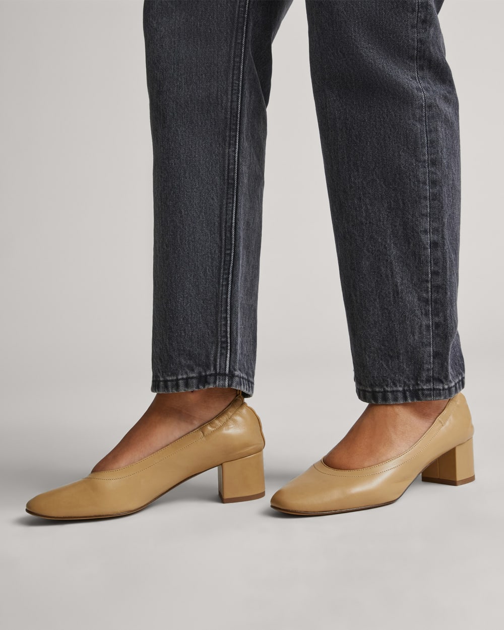 Alternative view of The Day Heel In Narrow Fit | Light Taupe