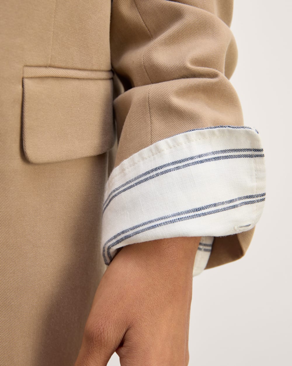 The Henley Shirt In Linen | Bone/Navy - Image 5