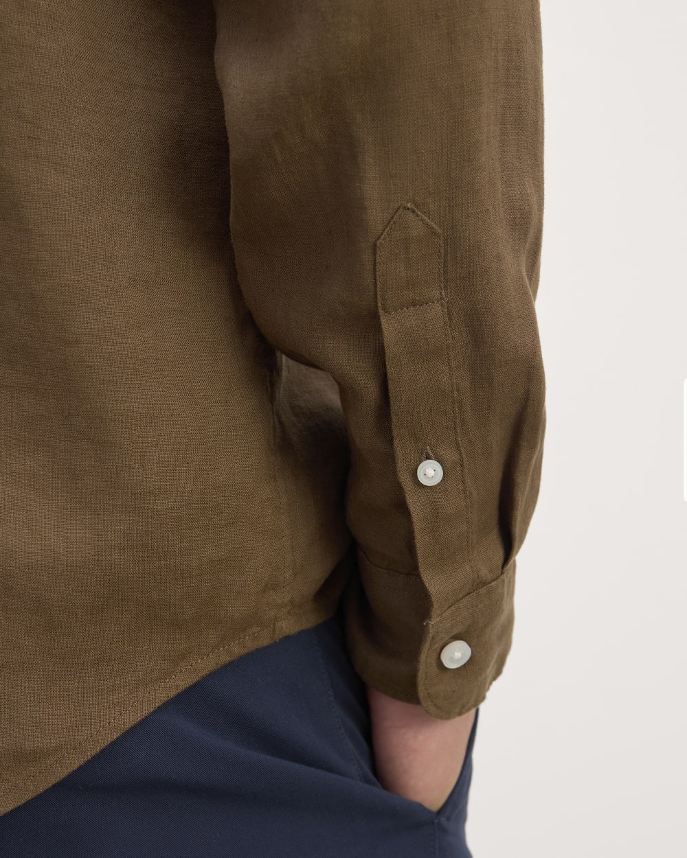 The Classic Shirt In Linen | Cocoa - Image 4