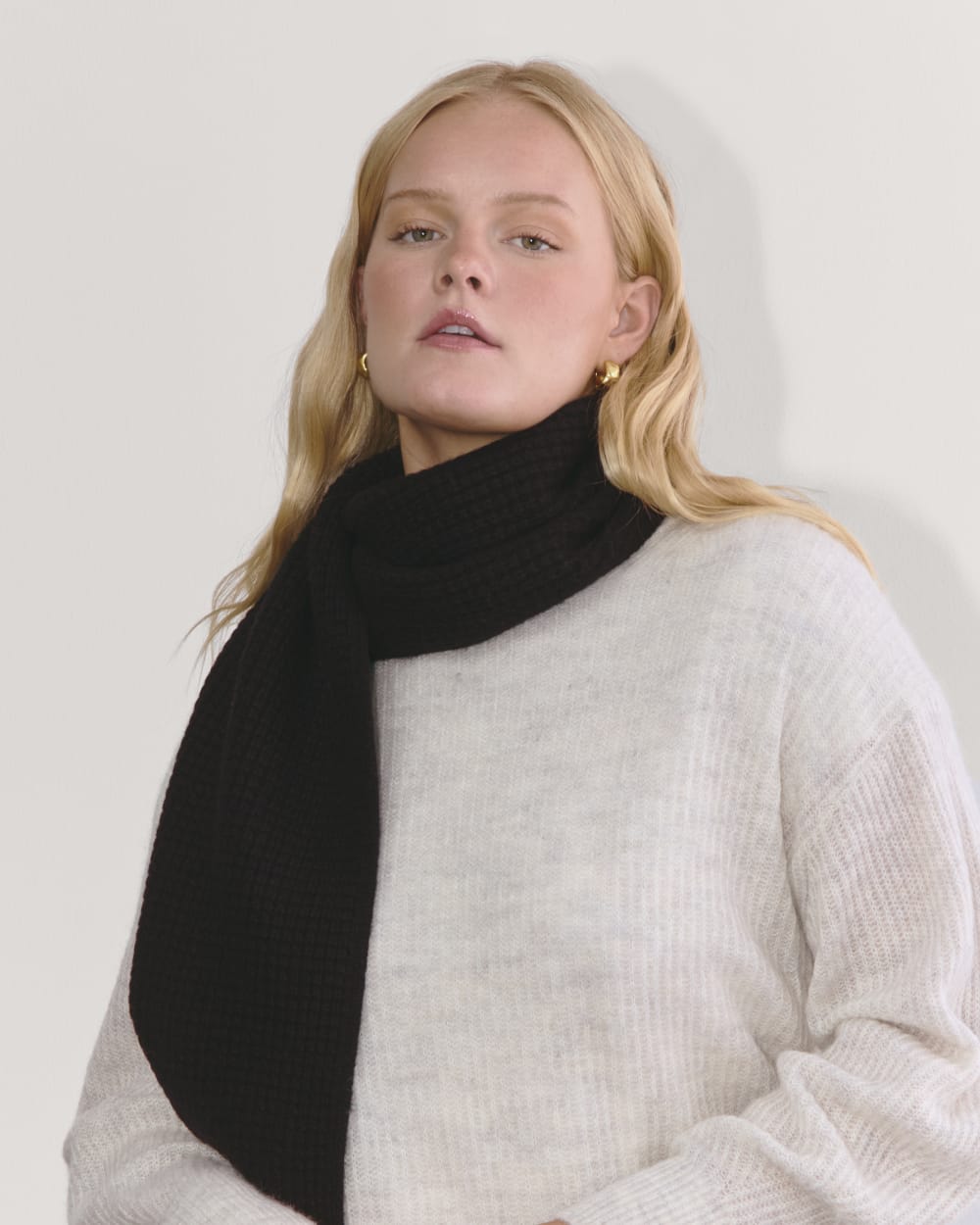 Alternative view of The Waffle Scarf | Black