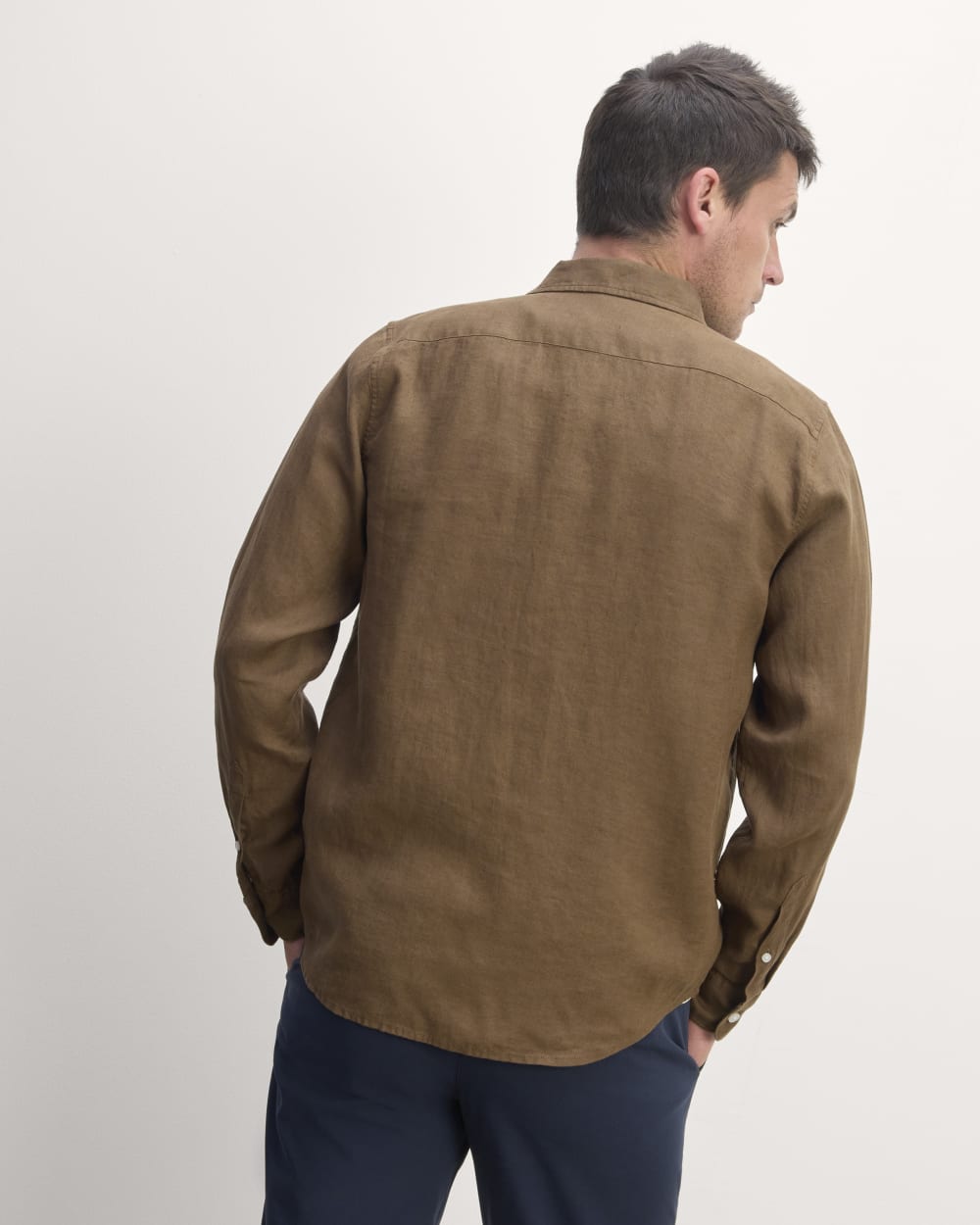 The Classic Shirt In Linen | Cocoa - Image 5
