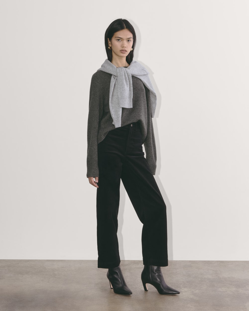 The Boxy Crew In Cashmere | Heather Charcoal - Image 3
